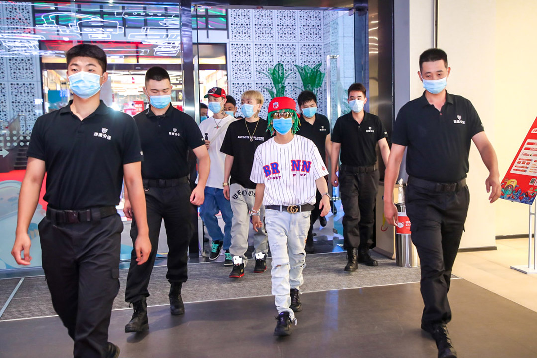 小艾EYE、Bridge布瑞吉、JOHNS等嘉賓入場